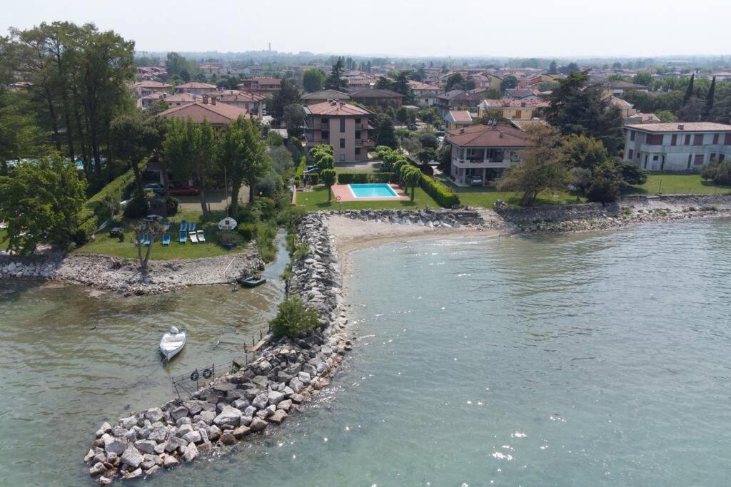 Incantevole Location Fronte Lago Sirmione Exterior photo